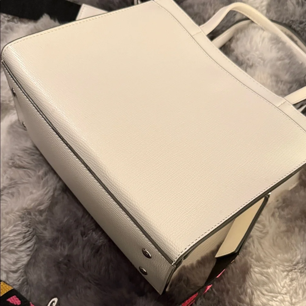 Karl Lagerfeld White Tote with Multicolor Lettering - Picture 5 of 7